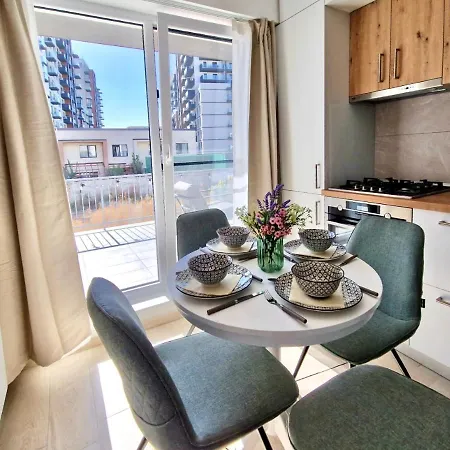 Sector3 Modern Living And Terrace *