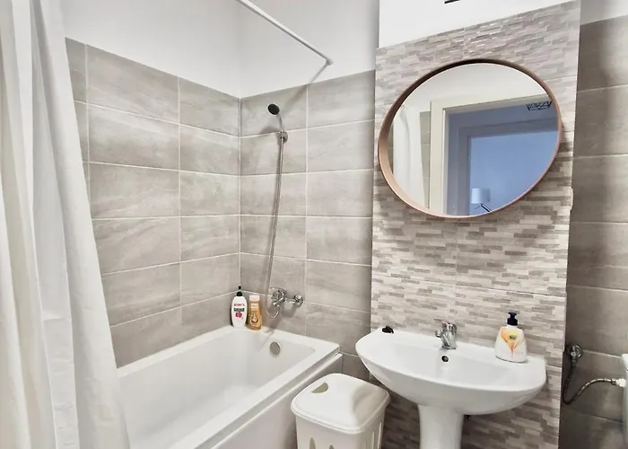 Apartment Sector3 Modern Living And Terrace *
