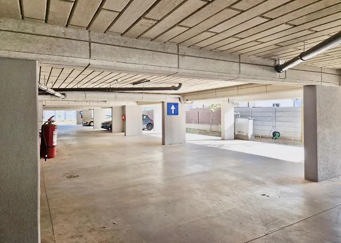 Sector3 Modern Living And Terrace