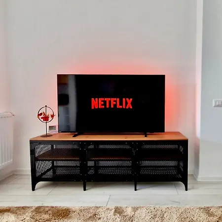 Sector3 Modern Living And Terrace *